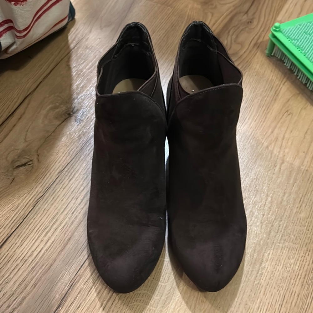 New Balance woman’s ankle boots